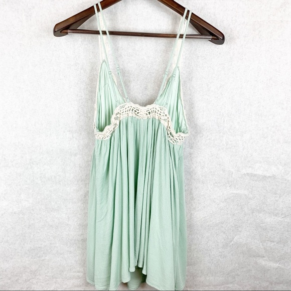 LuLu's Lace Sleeveless Deep V-neck Baby Doll Top S - Picture 3 of 5